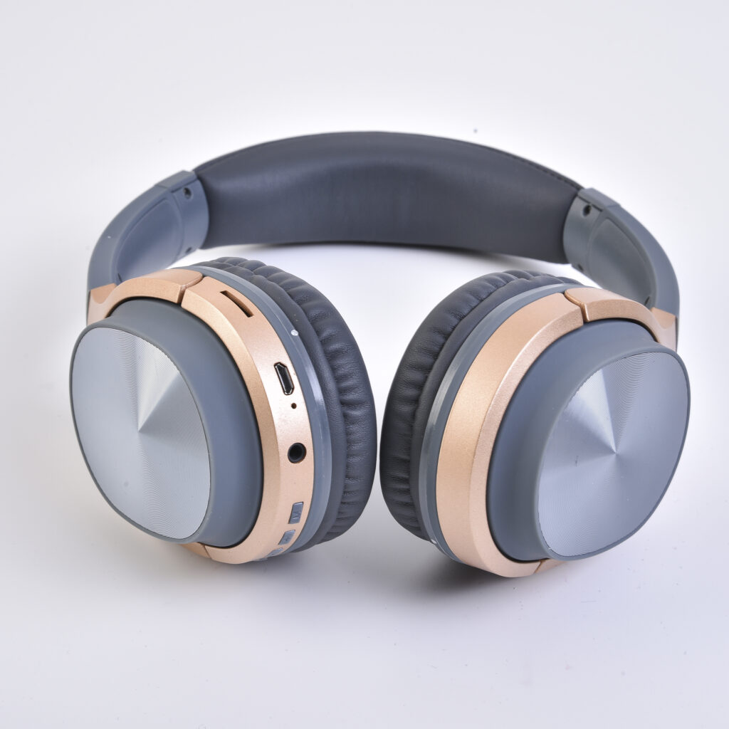 HD Deep Bass On-Ear Bluetooth Earphones Over-Ear Wireless Noise Cancelling Headphones Stereo Sound BT5.0 foldable Headset With Mic BT830